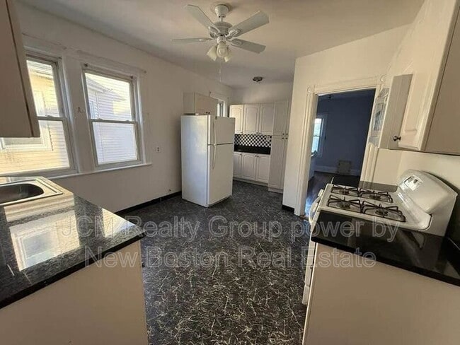 Photo - 51 Ashland St Unit 2