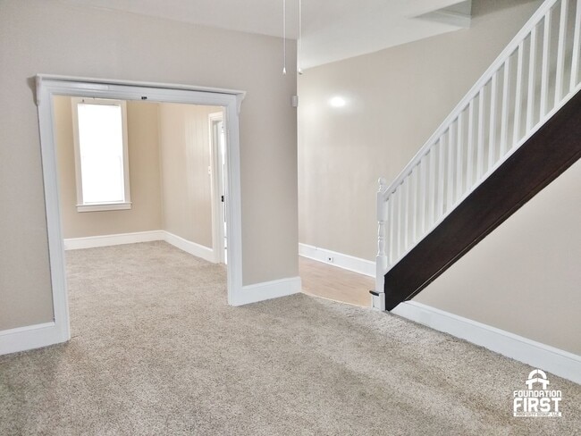Photo - 5 Bed / 2 Bath Single Family Duplex