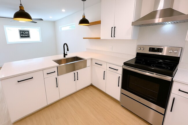 Building Photo - 2010 E Kearney St