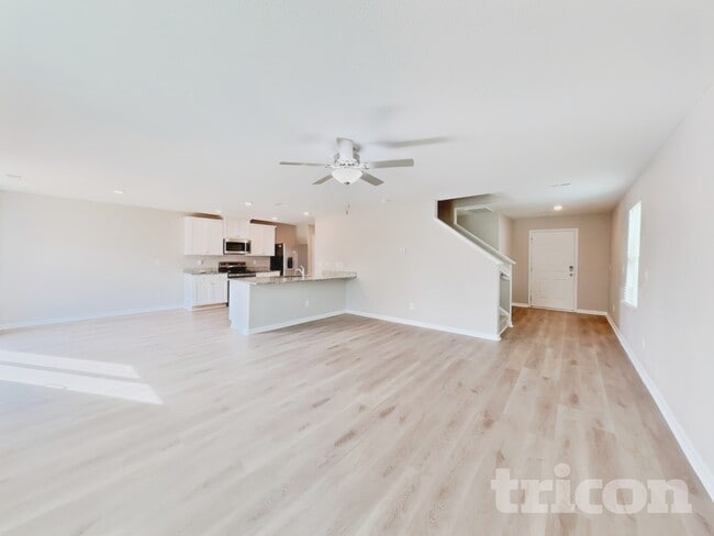 Photo - 784 Frosty Way