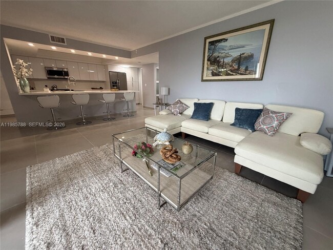 Building Photo - 950 Egret Cir Unit 5409