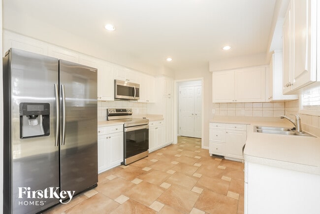 Photo - 919 Kendall Park Dr