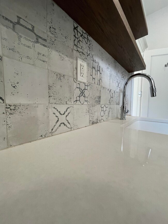 Photo - 569 Jersey Ave Unit 4