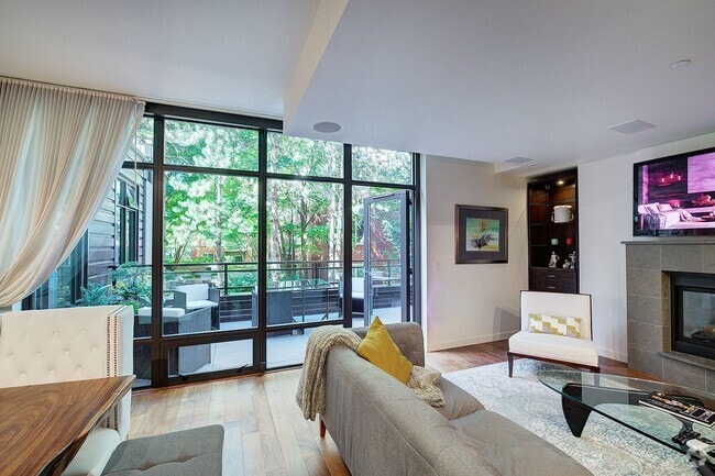 Building Photo - 1Bd/2Ba Bellevue Condo Unit 302