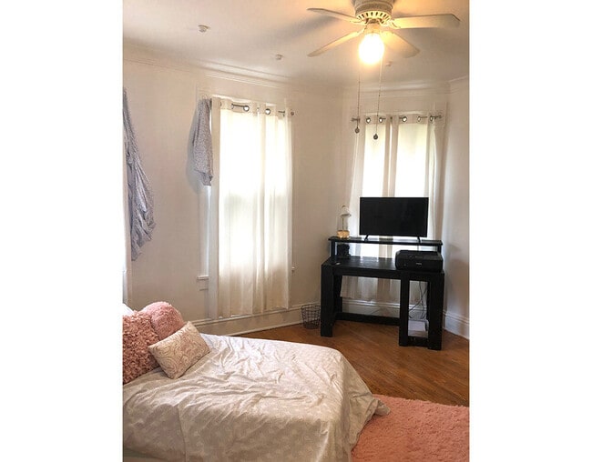 Photo - 1507 W Callender Ave Unit B