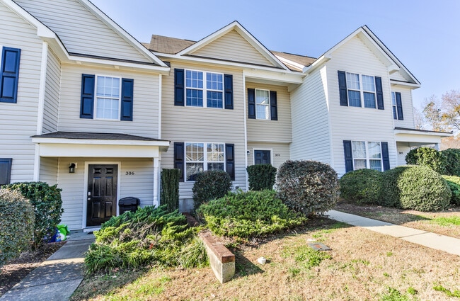 Photo - 304 Whitehall Ct