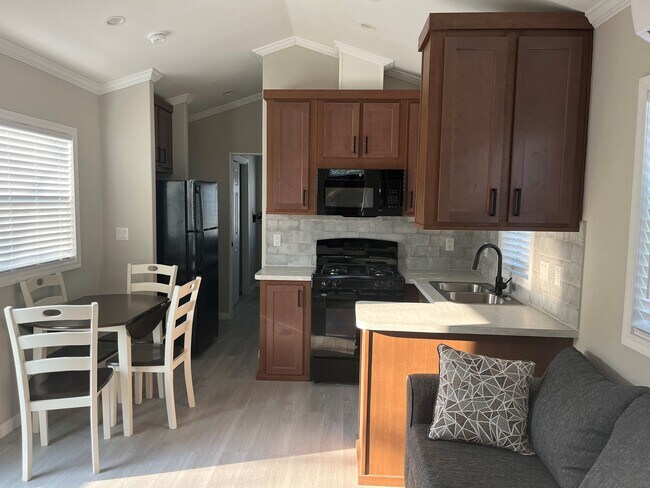 Photo - 1150 Hamilton Ln