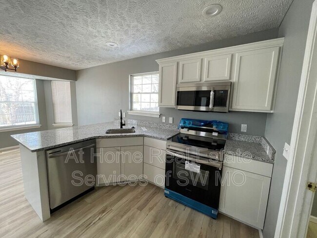 Photo - 5131 N 10th St