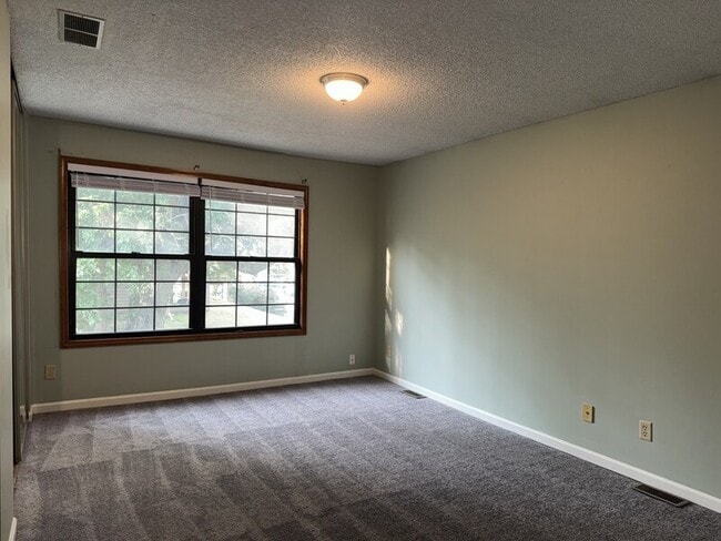 Photo - 2901 University Dr