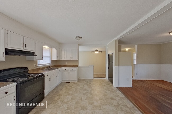 Photo - 6047 Lexington Dr