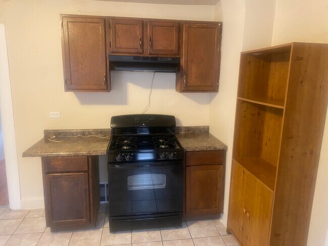 Stove - 3605 S Washtenaw Ave Unit 2