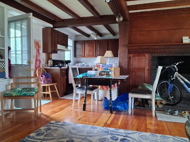 Building Photo - 10 French St Unit 10-B