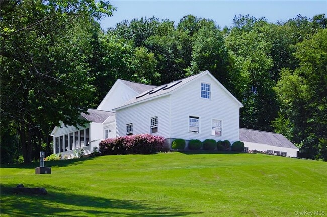 Photo - 492 Mooney Hill Rd