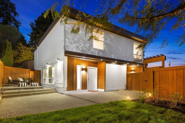 Photo - 9817 SE Shoreland Dr Unit 9819