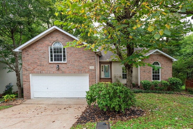 Building Photo - Charming 3 Bedroom Nashville Home with Pristine Hardwood Floors & 3 Full Baths!