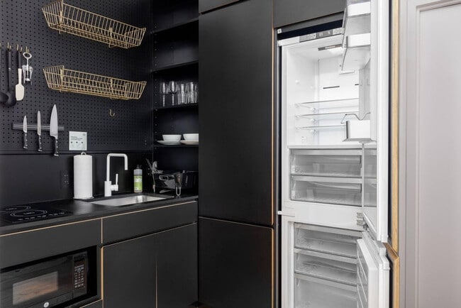 Photo - 120 Wall St Unit ID1019828P