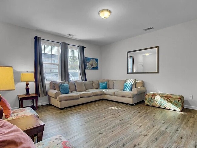 Photo - 1052 Lexi Ct