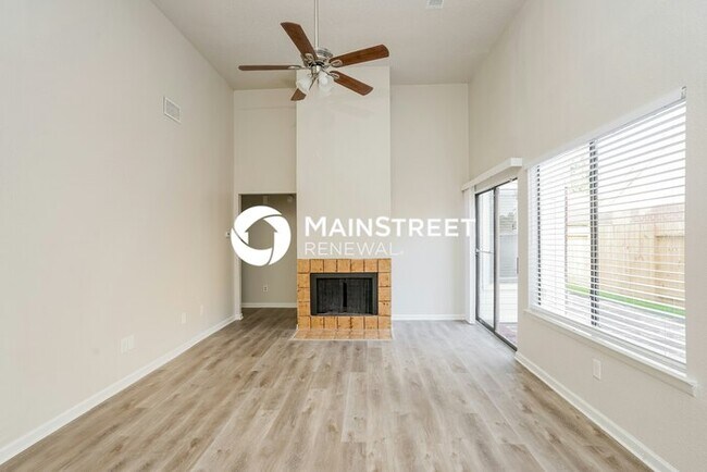 Photo - 3 Bedroom Pet-Friendly Home in CYPRESS, TX with Main Street Renewal