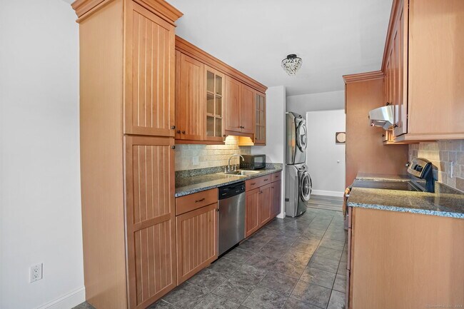 Photo - 4 Hills Ln Unit 4