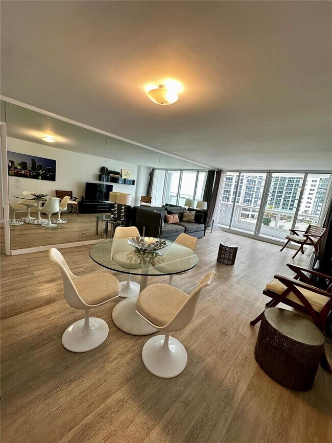 Photo - 1717 N Bayshore Dr Unidad A-1649