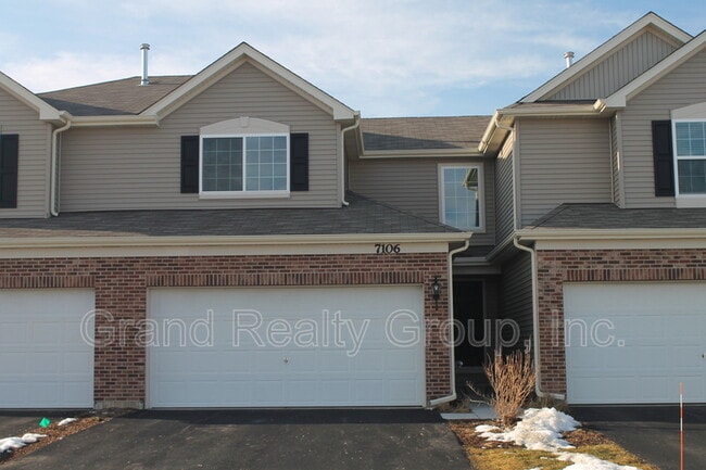 Building Photo - 7106 Country Club Hills Dr