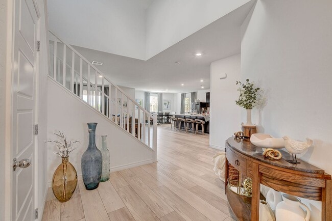 Photo - Modern Comfort Meets Stunning Mountain Views