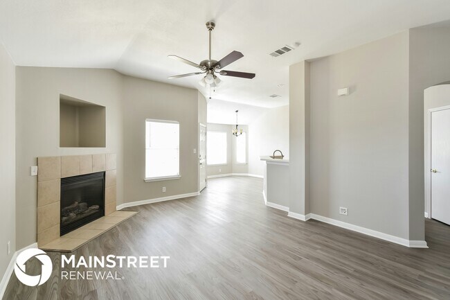 Photo - 8514 Whitebrush