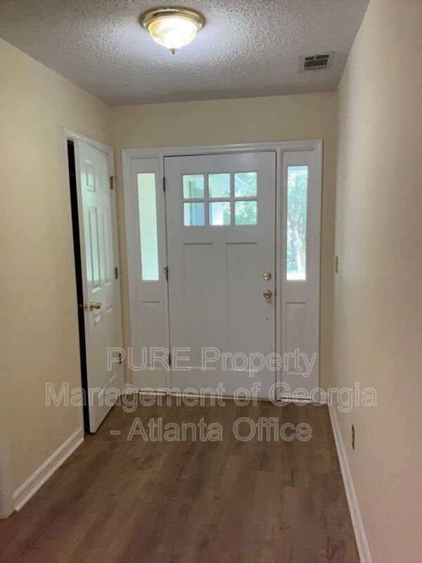 Photo - 1195 Parkwood Chase NW