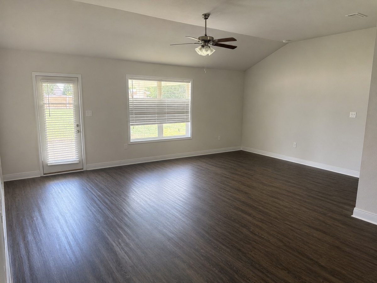 Photo - 23257 Ridgewood Dr