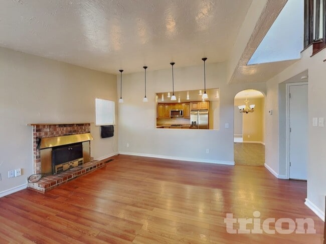 Photo - 2255 Howard Dr