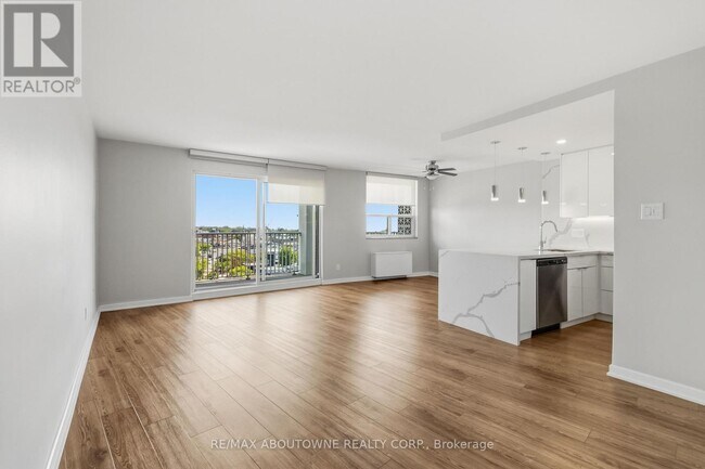 Photo - 125 Forsythe St