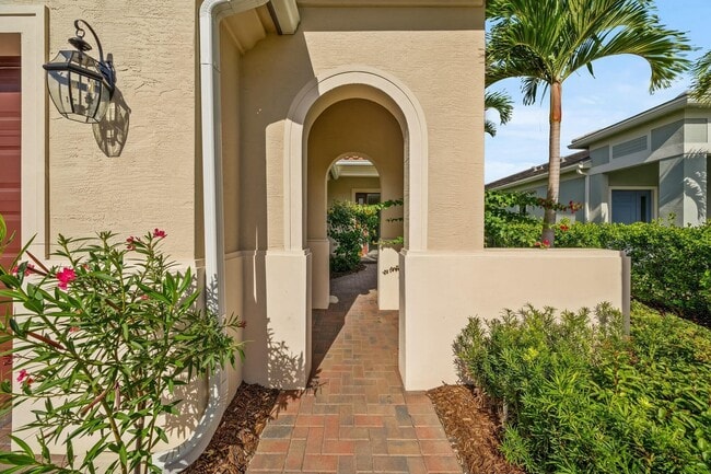 Photo - 601 SE Fascino Cir