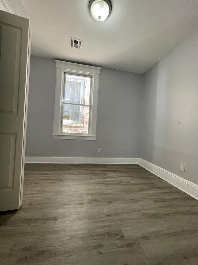 Unit 2 - 64 Rutgers Ave Unit 2