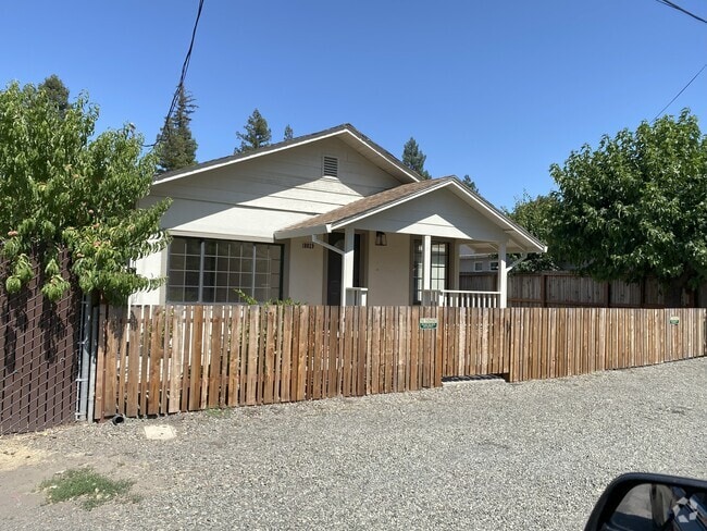 Building Photo - 18029 Poplar Ave Rental