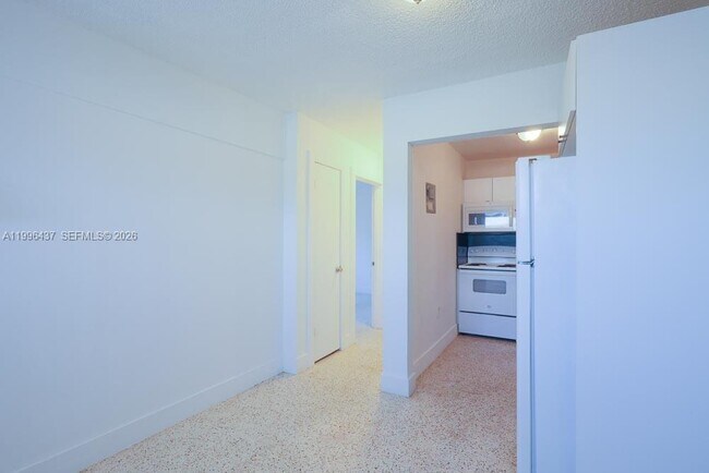 Photo - 3050 NW 21st Ave Unidad 9