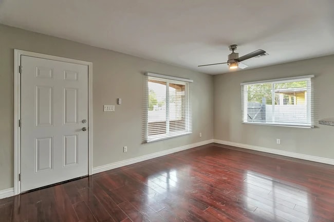 Photo - 5206 S 11th Ave