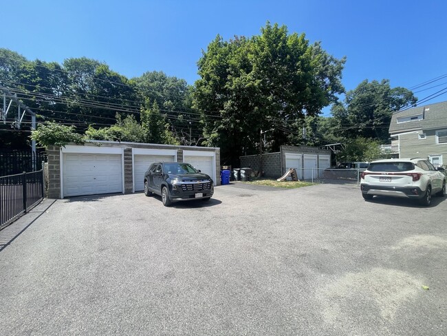 547 Hyde Park Ave Unit 1