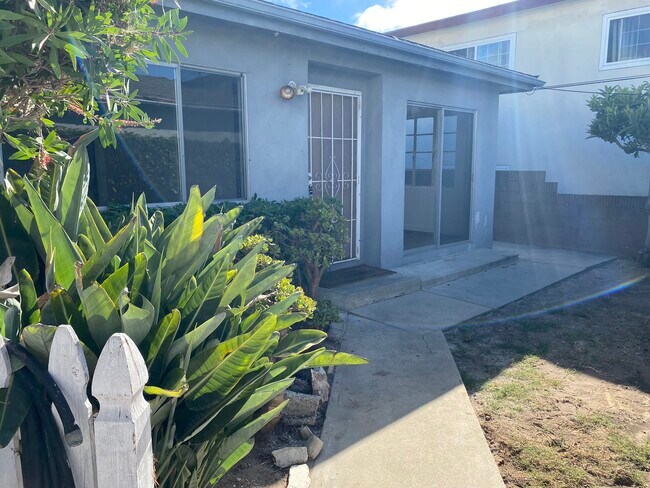 Photo - 2606 Mathews Ave Unit B