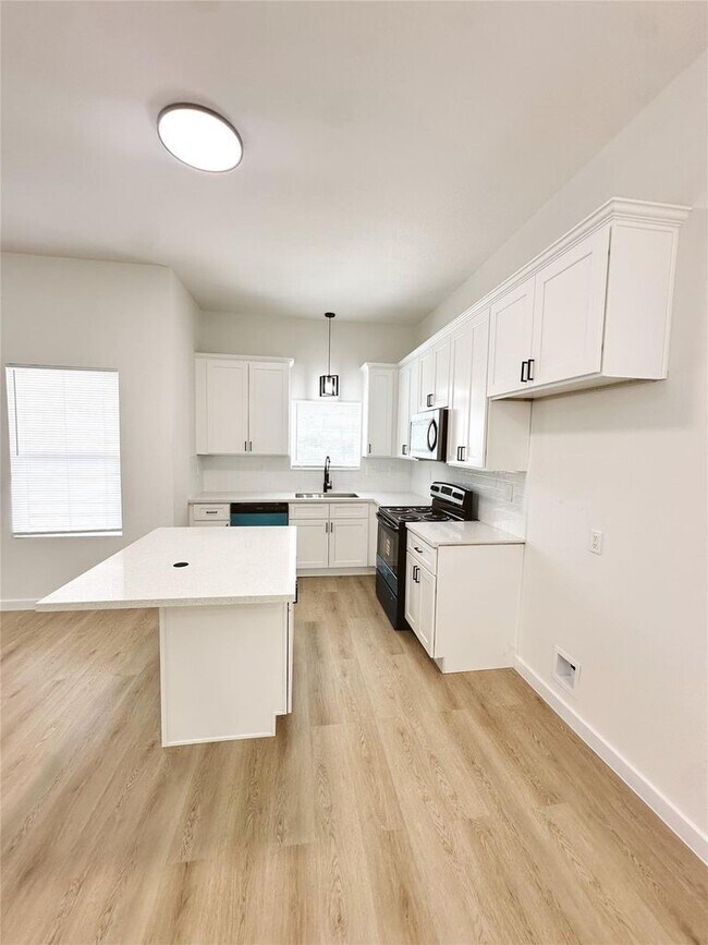 Photo - 9705 Garcroft St