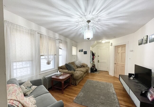 11 Romsey St