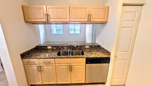 Photo - Annual Unfurnished 2/2 Condo in Downtown S...