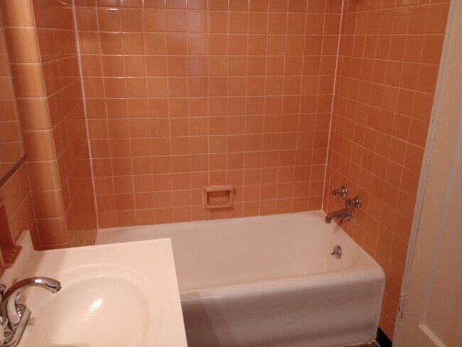 Photo - 5243 W Argyle St Unidad 2E
