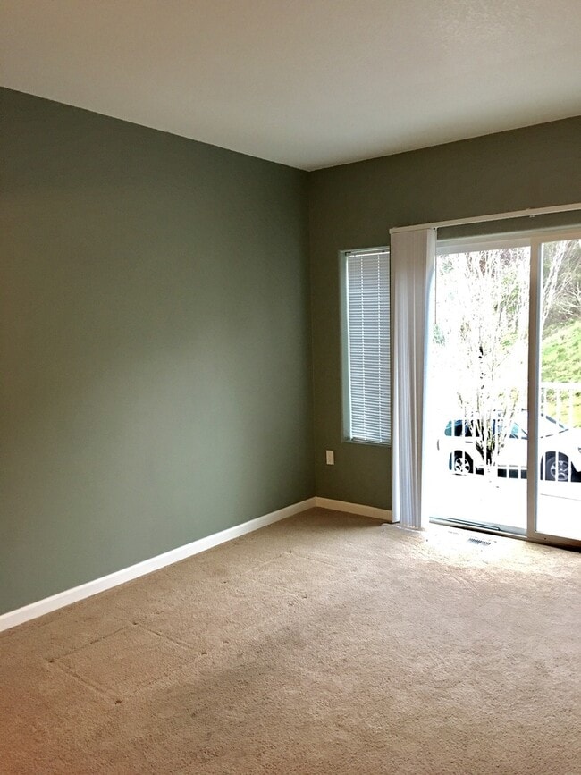 Photo - Stylish 2br/2.5ba Townhome with garage and AC in great Beaverton location