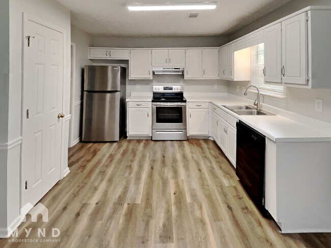 Photo - 135 Windward Dr