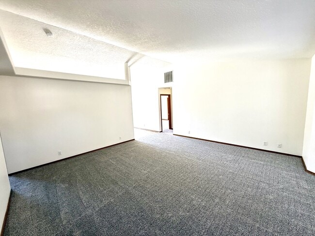 Photo - 1001 W Loon St