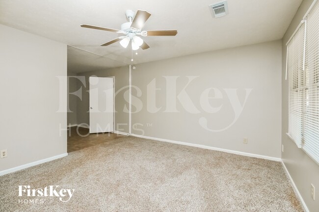 Photo - 359 Cindy Dr SE