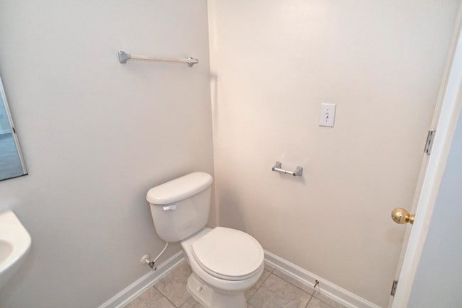 Half Bath - Chamberlain Place Apartments