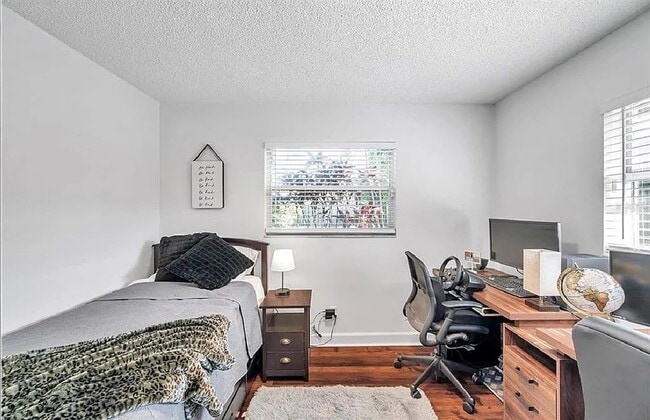 Photo - 2873 Sarah Dr