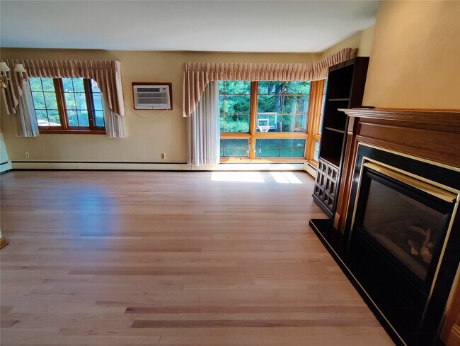 Photo - 3112 Belmont Ave