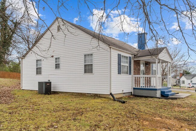 Photo - Cozy 3bd/2bth Cottage in Alcoa!